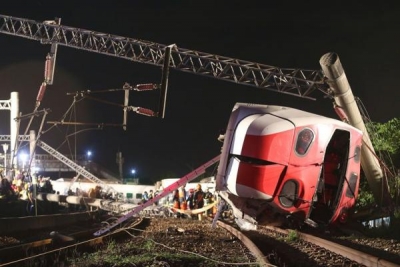 台铁事故致两百余人死伤一陆配重伤，舆论吁尽快厘清事故原因