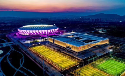 湖北省第十五届运动会，今晚八点正式开幕！荆州市体育代表团共有990名运动员奔赴赛场！