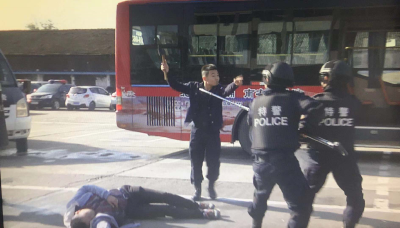 荆州多部门开展反恐消防应急演练 让乘坐公交车更安全......