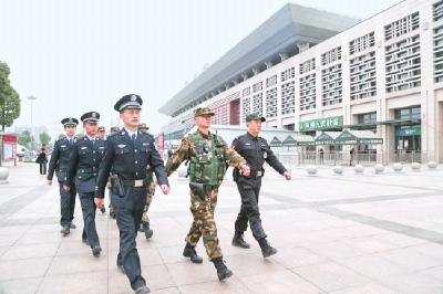 荆州市精心组织迅速出击 扫黑除恶斗争向纵深发展