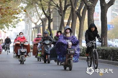 降温袭来！新一股冷空气冷冻全国 寒意直抵华南