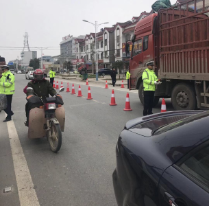 荆州交警再次开展“亮剑行动” ，严厉打击交通违法行为！