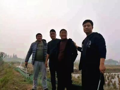 荆州警察献血后猛跑两公里追垮“江湖大盗”