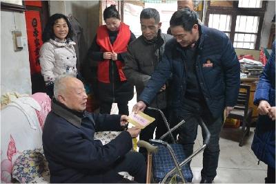 荆州市残联月底前将慰问救助困难和特困残疾人195户 
