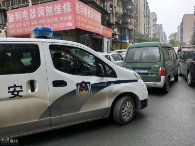 5年未年审,31条违章，荆州最牛”面包车，栽了！