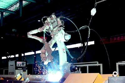 17年来依靠科技创新 江汉建机公司年产值增长16倍 