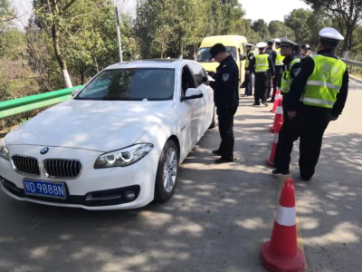 荆州集中1500警力排查交通安全隐患 4天查获3624起