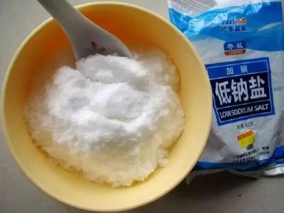 “咸”事儿很重要！有的人食用这种盐有致命风险！赶紧检查一下！