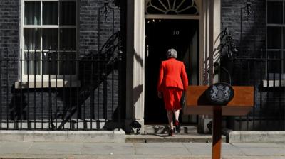 再见，特蕾莎！三年脱欧路，一把辛酸泪，谁来接棒？