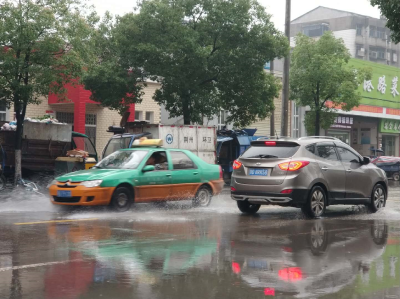 24小时值班 荆州启动中心城区《防洪排涝应急预案》