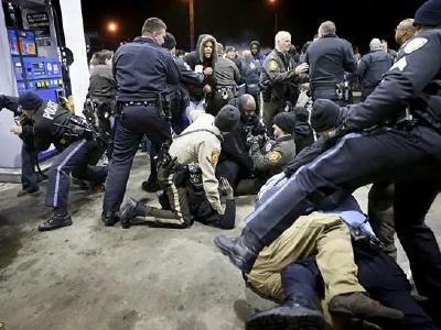 “美式人权”，虚伪！