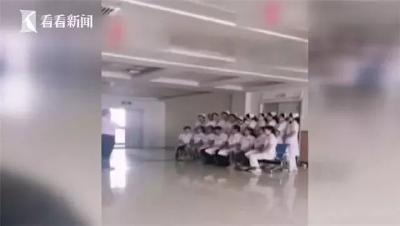 老人病危家属求救，医生却在忙拍照？