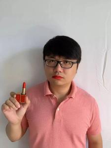 卖痔疮膏的马应龙出口红了，你想试试吗？