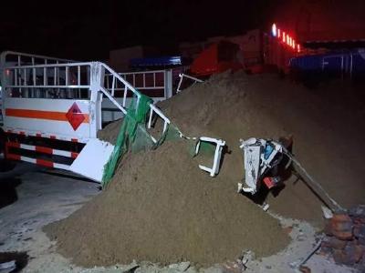 真硬汉！他用身体扛了一个多小时