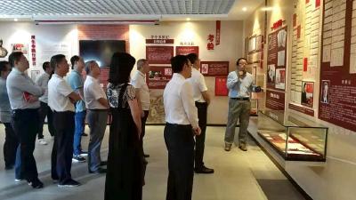 主题教育进行时丨市纪委监委机关组织党员干部参观“入党记忆”展