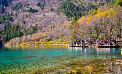 “十一”全国多景区门票降价迎客，九寨沟国庆前开放可能性大