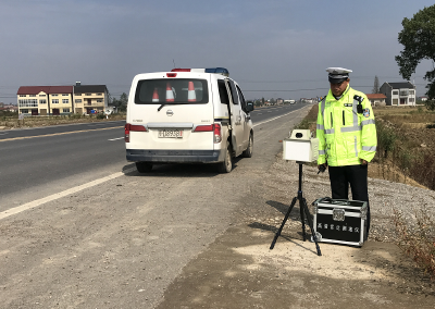 新318国道荆州段移动测速上线，不定点不定时查超速！