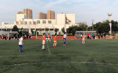 荆州市青少年校园足球锦标赛小学和高中组决赛鸣哨开战