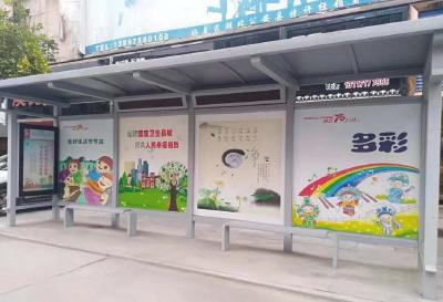 公安县城区16个新站亭“上岗”，等公交不用躲雨啦！