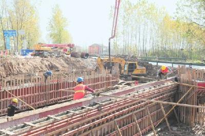 公安县207国道西湖一桥改造忙 明年4月或恢复通行