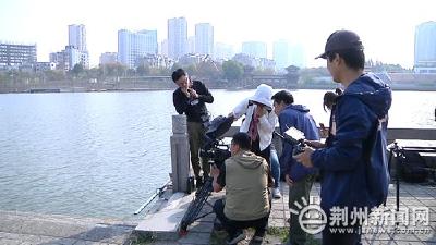 央视大型纪录片《记住乡愁》走进荆州 展现古城魅力 