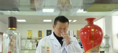 “中国第五香”的酿造大师：白云边酒业总工程师杨团园