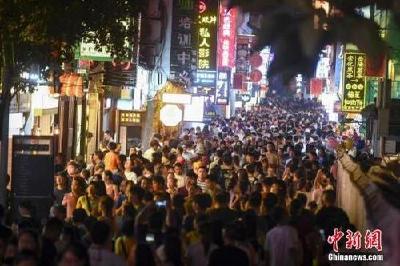 2019年度中国媒体十大新词出炉 夜经济、极限施压等入列