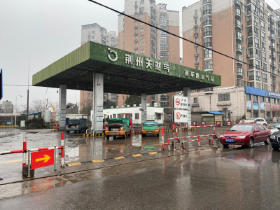 直击一线：荆州城区出租车保持运营 严格做好防疫工作  