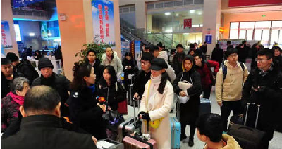 春运首日，荆州启动20个交通安全执法服务站
