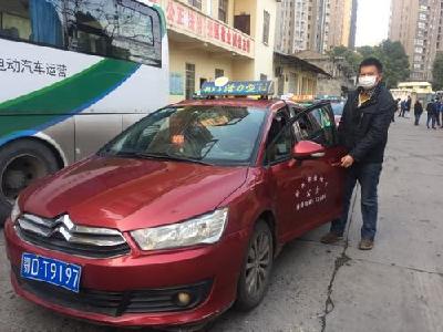 运载乘客389人次，应急保障出租车就是大家的腿