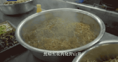 方舱医院的伙食咋样？总台记者到厨房一探究竟