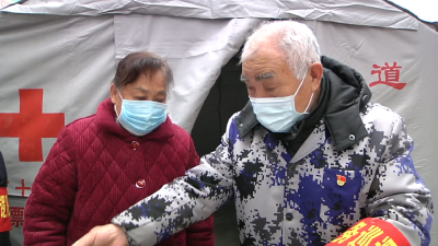 战“疫”群英谱丨抗疫中的“夕阳红 ” ：退休党员参与社区防控 余热暖人心