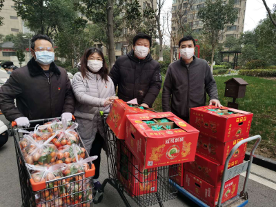疫情防控一线的志愿者：我愿负重 守你平安