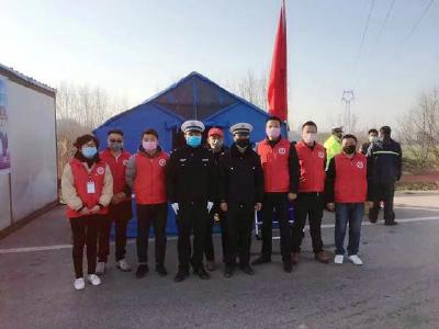  出院了回家难？公安县有24小时待命的“六人组”……