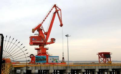 洪湖港新堤综合码头日吞吐量超过5000吨