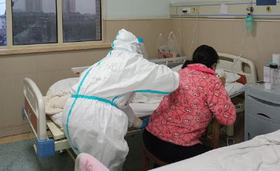 中山援荆医疗队队员唐新凤：生死战疫，感动常在 