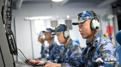第35批护航编队结合航渡开展针对性训练