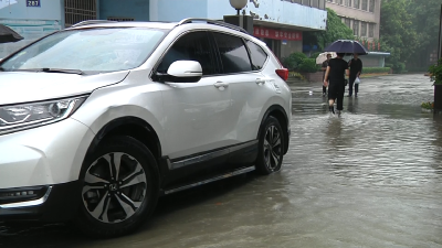 荆州迎来暴雨天气 后天降水停止气温回升