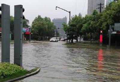 注意！荆州中心城区这些地方有积水，请绕行！