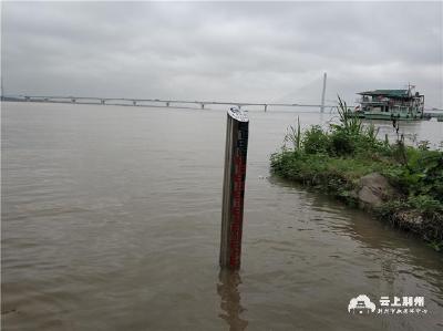 长江2号洪水预计24小时内抵荆