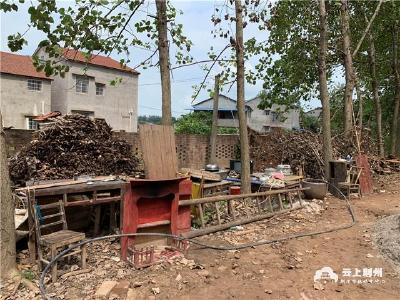 荆州：灾后重建 为受灾群众搭起遮风挡雨的家