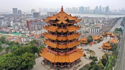 人民日报人民时评：“免门票”促进旅游业转型升级