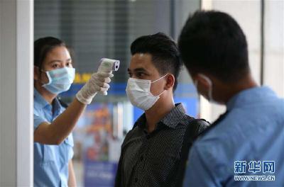 缅甸疫情严峻公立医院人满为患 全国范围内禁止堂食