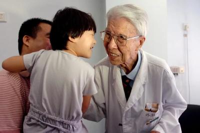 张金哲医生，100岁生日快乐！