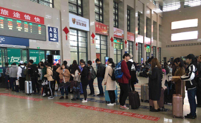 双节期间，荆州火车站主要客流集中在北上广深汉等地
