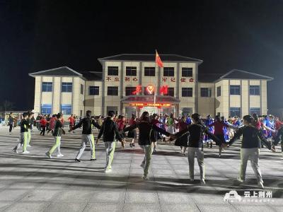 岑河镇东湖村：“舞林大赛”秀出精彩