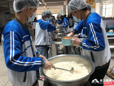 响应“光盘行动”  荆州城区学校“舌尖上的节俭”蔚然成风