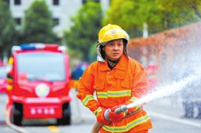 荆州：加大城乡微型消防站硬件建设 构建安全环境