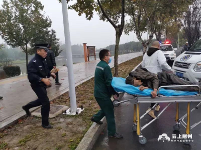 八旬老人不慎落水 警民携手紧急救援