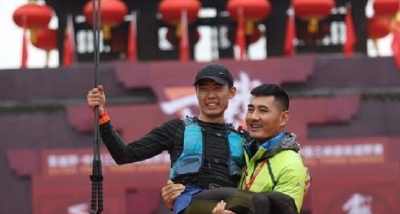 “荆州跑友”熊义权：人生就是越野赛 不停翻越终达终点